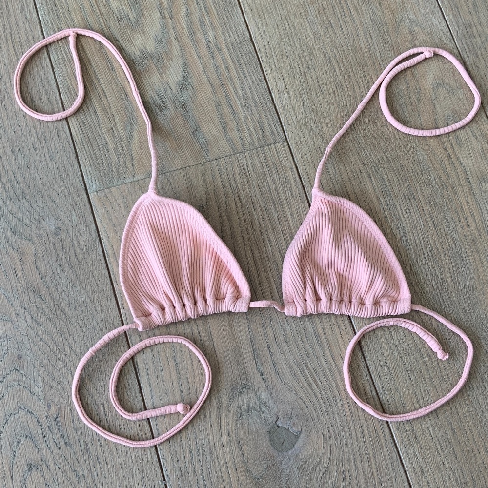 Pink triangle top